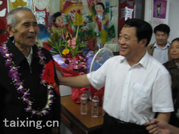 老英雄劉紹安從北京載譽(yù)歸來